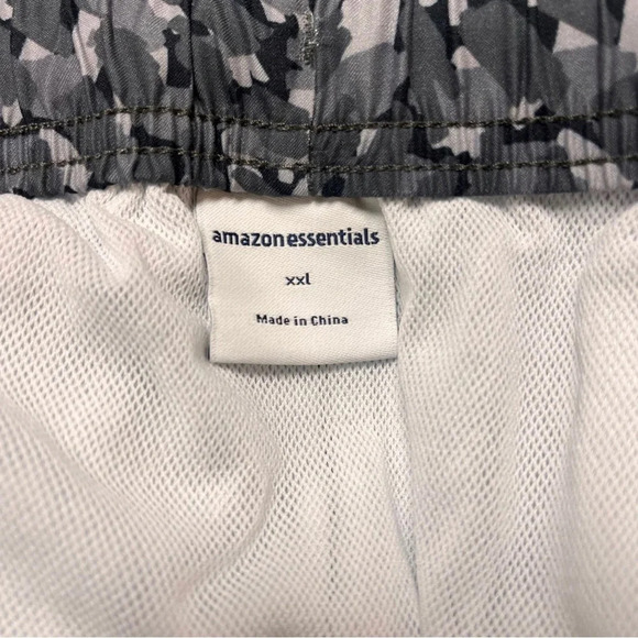 Amazon Essentials Men's Quick-Dry Lined Swim Trunks - Size XXL - Gray & White - Picture 2 of 7